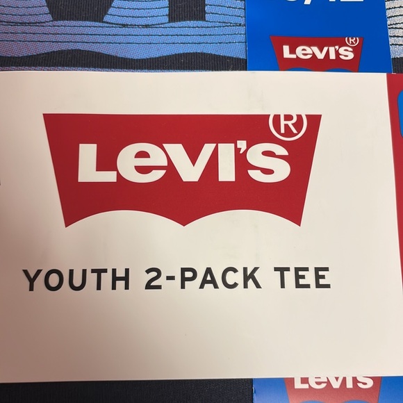 NWT Boys Youth 2 Pack Levi's Graphic Tshirts Size 10/12 - Picture 2 of 6